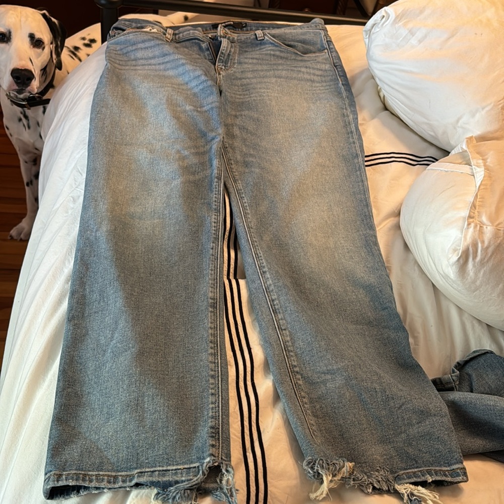 GUC Hudson Nico jeans with distressed hems- size 32